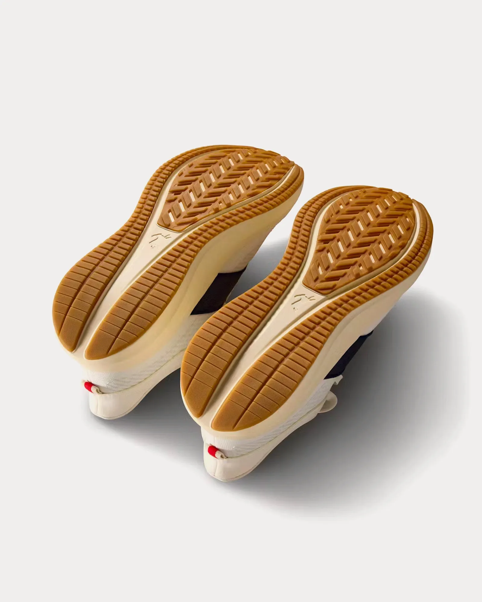 Eliot Runner Ivory / Navy Running Shoes