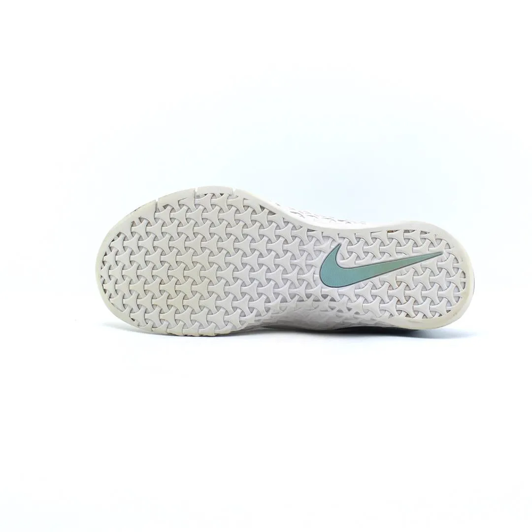 NIKE METOON