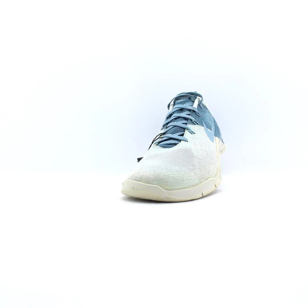 NIKE METOON