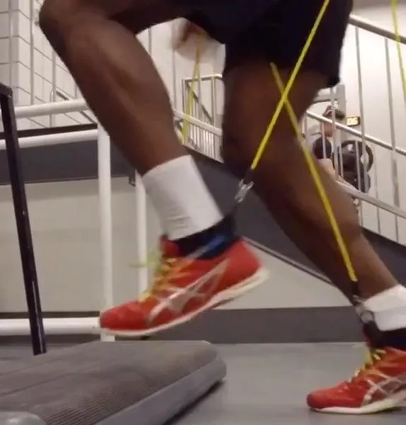 ·Wearbands Full-body Training System : 3 Lower-body-levels, 2 upper-body levels·