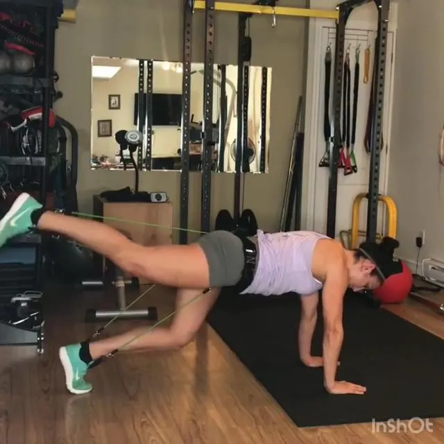 ·Wearbands Full-body Training System : 3 Lower-body-levels, 2 upper-body levels·
